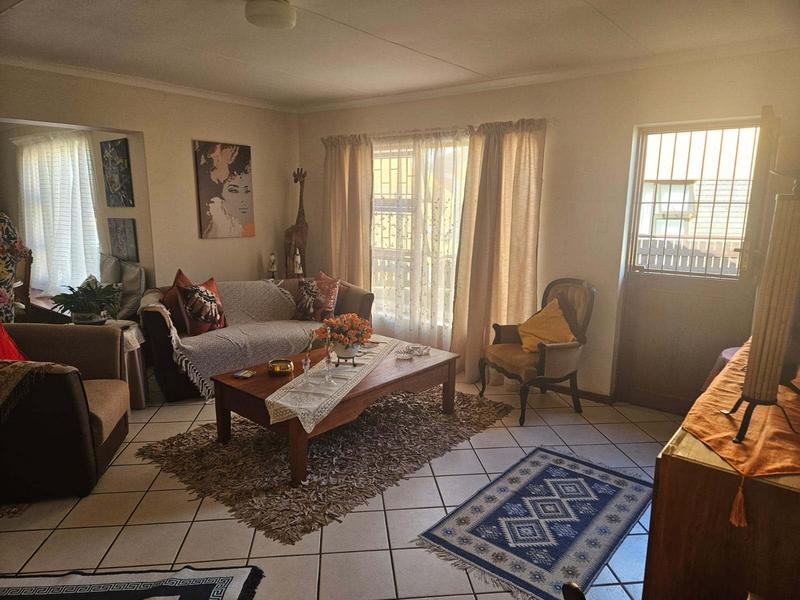 2 Bedroom Property for Sale in Heiderand Western Cape